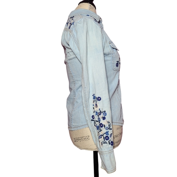 Free People Button down Floral Embroidered Top - Picture 3 of 8